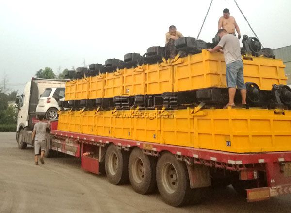 YCC2-7曲軌側(cè)卸式礦車 YCC2-7曲軌側(cè)卸式礦車